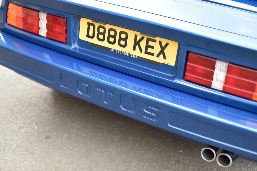 Детали экстерьера Lotus Esprit Turbo HC Limited Edition 1987 года  (фото 67 из 181)